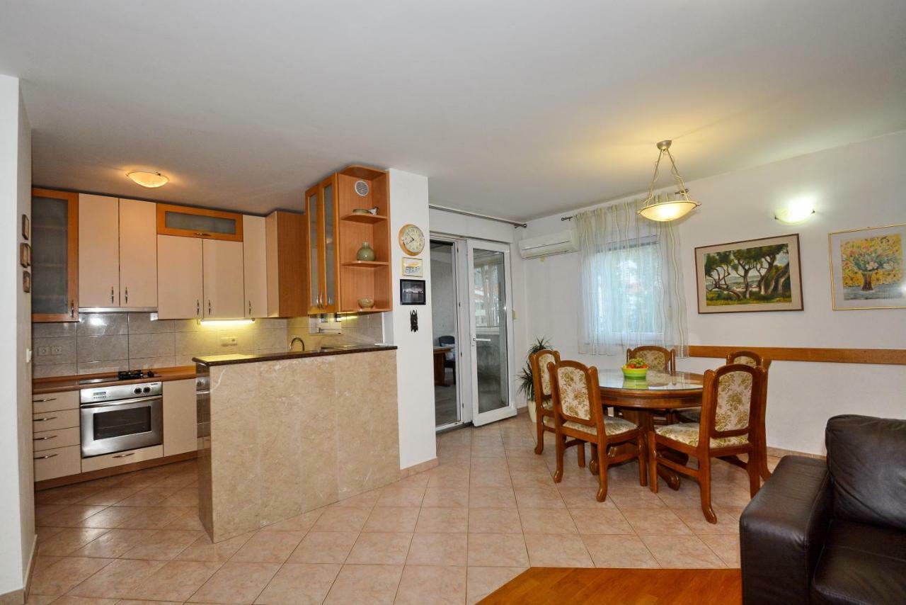 Apartman Vanja 奥米什 外观 照片